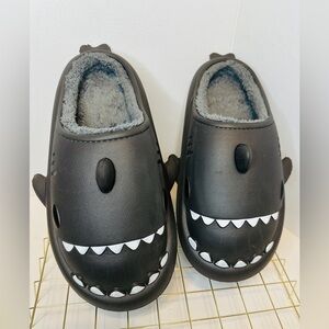 Gray Crayon Friends SHARK Faux Fur Lined House Shoe Slippers Unisex Size 42-43